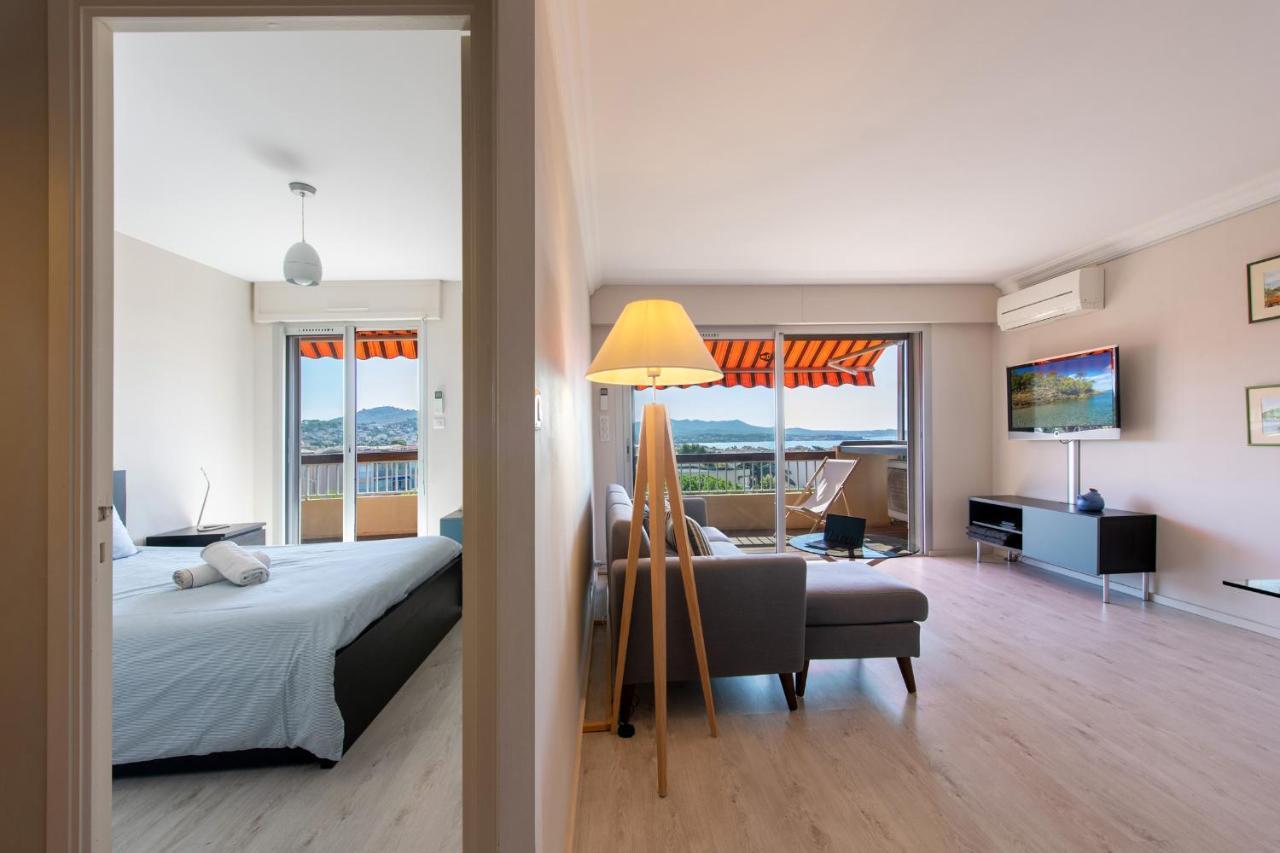 Le Cadet - Vue Panoramique Ville Et Baie De Sanary Sur Mer, Parking & Terrasse - 2 A 4 Pers Exterior foto